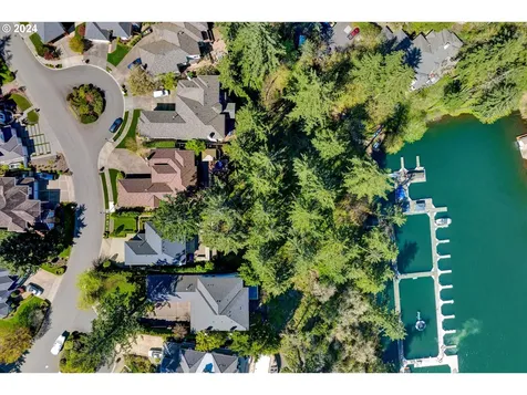 15459 Village Drive Lake Oswego OR 97034