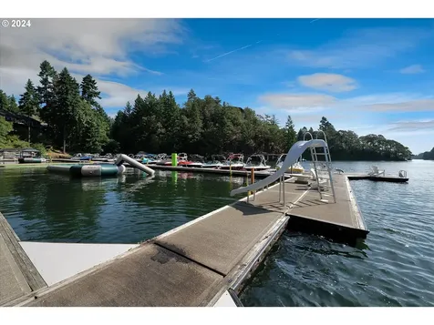 15459 Village Drive Lake Oswego OR 97034