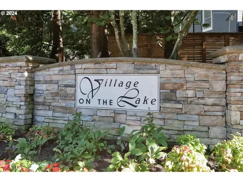 15459 Village Drive Lake Oswego OR 97034