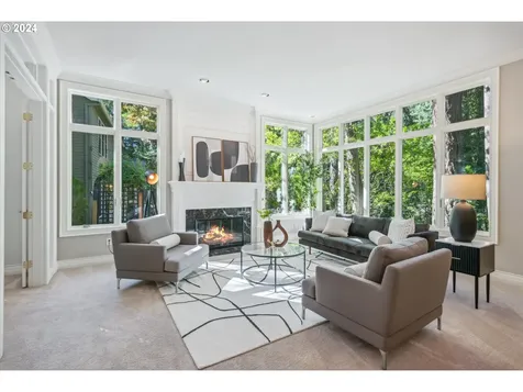 15459 Village Drive Lake Oswego OR 97034