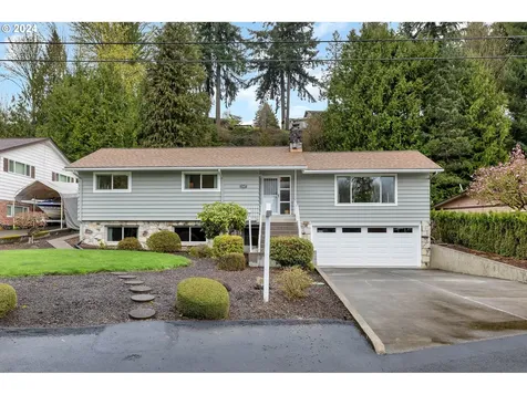 2347 West Hills Drive Longview WA 98632
