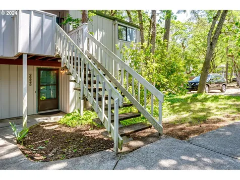 2225 Hawkins Lane Eugene OR 97405