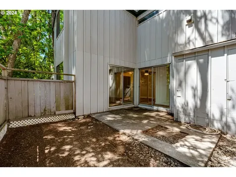 2225 Hawkins Lane Eugene OR 97405