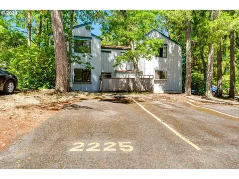 2225 Hawkins Lane Eugene OR 97405