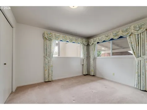 28794 Hillaire Street Eugene OR 97402