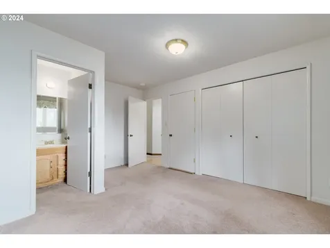 28794 Hillaire Street Eugene OR 97402