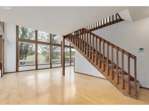 28794 Hillaire Street Eugene OR 97402