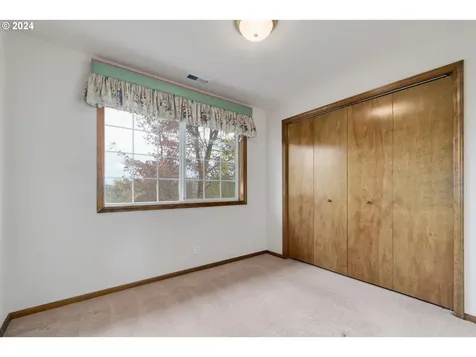 28794 Hillaire Street Eugene OR 97402