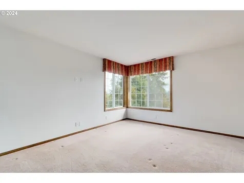 28794 Hillaire Street Eugene OR 97402