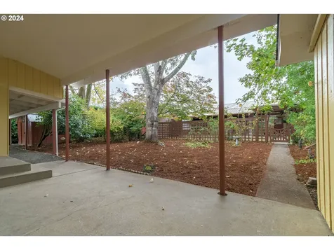 28794 Hillaire Street Eugene OR 97402