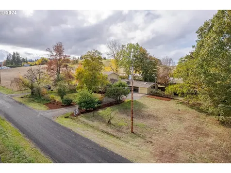 28794 Hillaire Street Eugene OR 97402