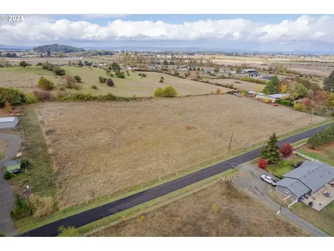 28794 Hillaire Street Eugene OR 97402