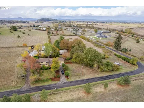 28794 Hillaire Street Eugene OR 97402