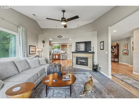 490 Apple Lane Kelso WA 98626