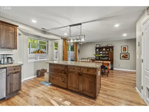 490 Apple Lane Kelso WA 98626