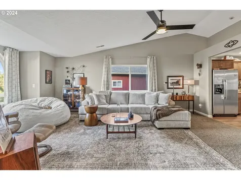 490 Apple Lane Kelso WA 98626