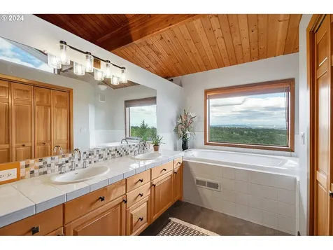 28900 Sw Heater Road Sherwood OR 97140