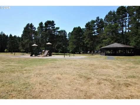 1865 Garfield Street North Bend OR 97459