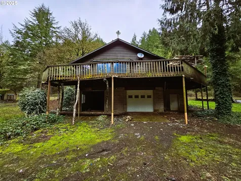 10040 Tyee Road Umpqua OR 97486