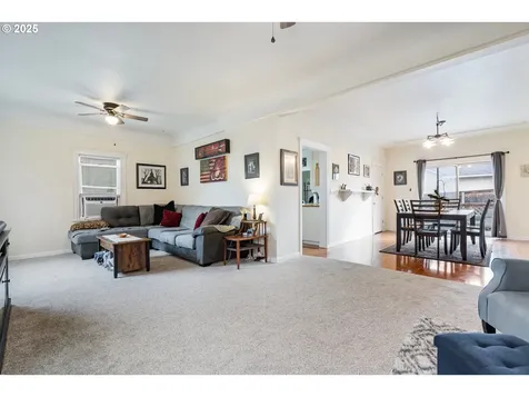19204 Cokeron Drive Oregon City OR 97045