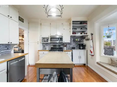 19204 Cokeron Drive Oregon City OR 97045
