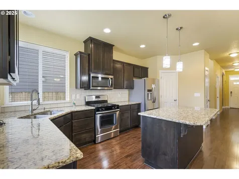 1560 41st Court Washougal WA 98671