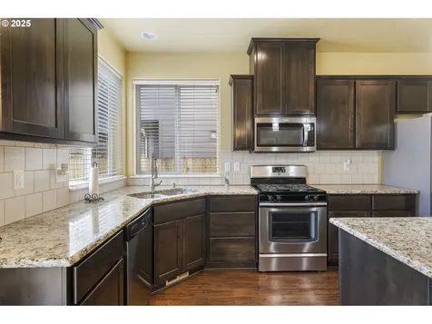 1560 41st Court Washougal WA 98671