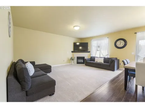 1560 41st Court Washougal WA 98671