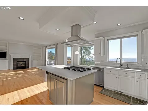 1939 NW Jasmine Lane Portland OR 97229