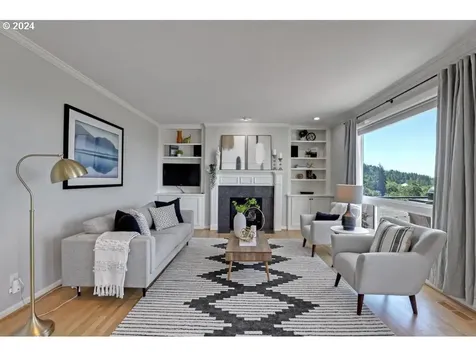 1939 NW Jasmine Lane Portland OR 97229
