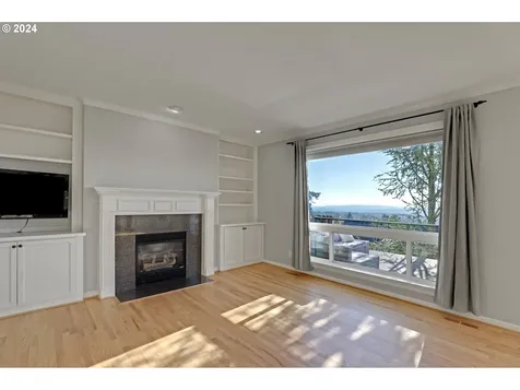1939 NW Jasmine Lane Portland OR 97229