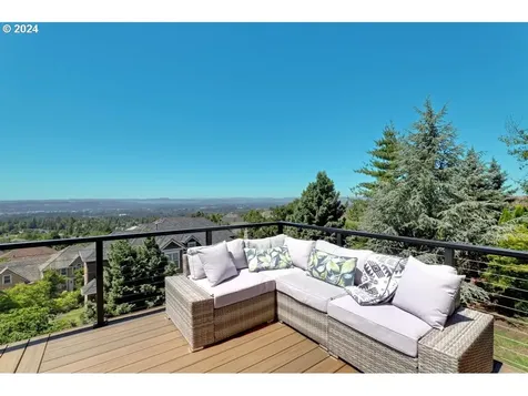 1939 NW Jasmine Lane Portland OR 97229