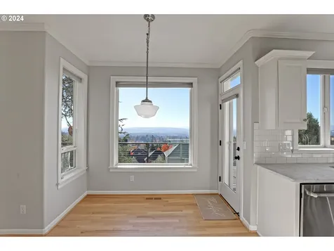 1939 NW Jasmine Lane Portland OR 97229