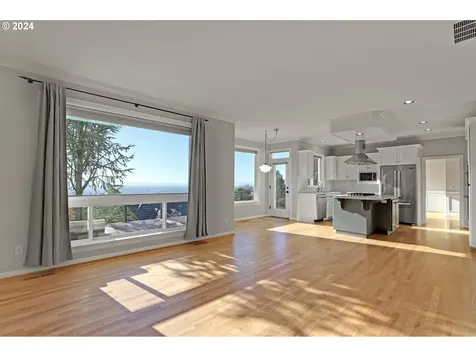 1939 NW Jasmine Lane Portland OR 97229