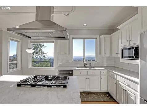 1939 NW Jasmine Lane Portland OR 97229