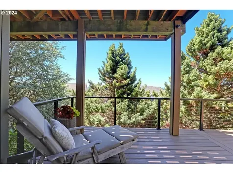 1939 NW Jasmine Lane Portland OR 97229