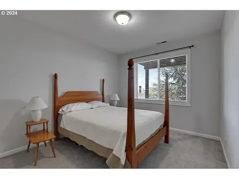 1939 NW Jasmine Lane Portland OR 97229