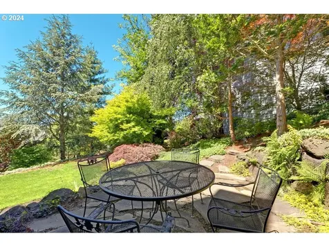 1939 NW Jasmine Lane Portland OR 97229