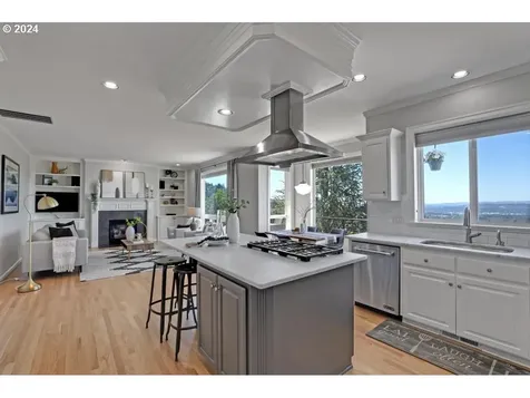 1939 NW Jasmine Lane Portland OR 97229