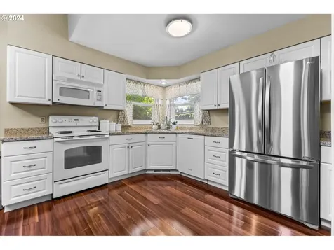 990 Garfield Street Woodburn OR 97071