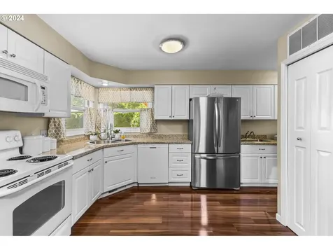 990 Garfield Street Woodburn OR 97071