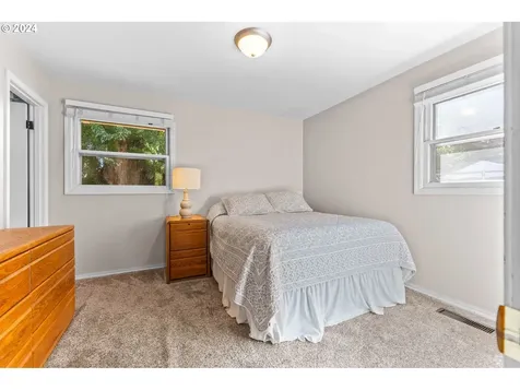 990 Garfield Street Woodburn OR 97071