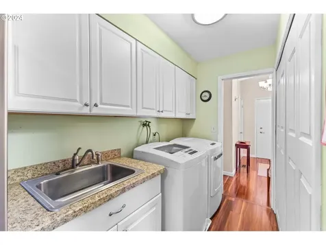 990 Garfield Street Woodburn OR 97071