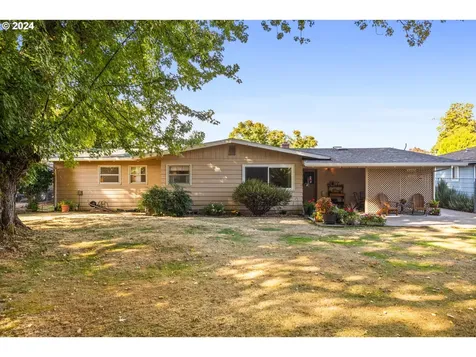 990 Garfield Street Woodburn OR 97071