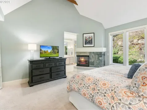 9235 Nw Hopedale Court Portland OR 97229