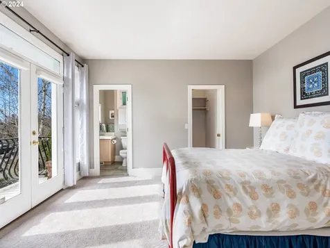 9235 Nw Hopedale Court Portland OR 97229