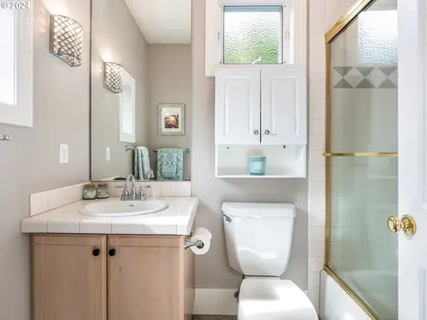 9235 Nw Hopedale Court Portland OR 97229