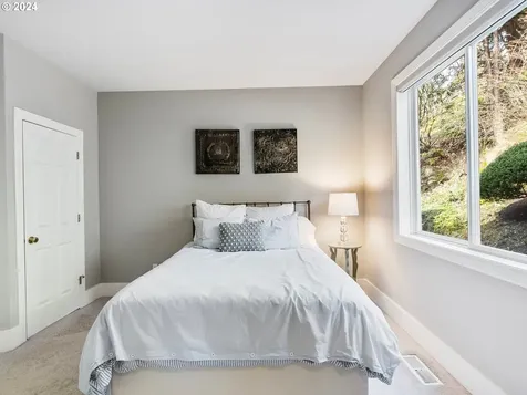 9235 Nw Hopedale Court Portland OR 97229