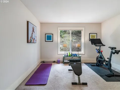 9235 Nw Hopedale Court Portland OR 97229