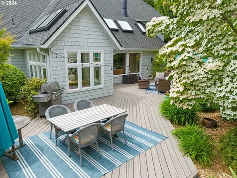 9235 Nw Hopedale Court Portland OR 97229